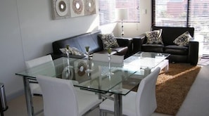 2 bedroom - apartment 4 guest | In-room dining
