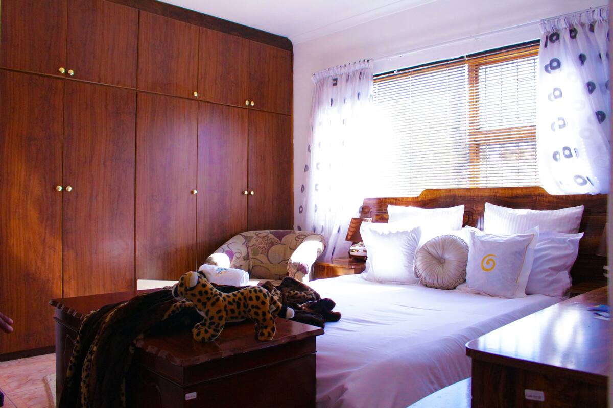 Trust | 1 bedroom, in-room safe, blackout curtains, iron/ironing board
