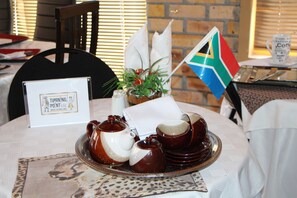 Restaurant - Turningpoint Bed & Breakfast (Cape Town)