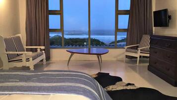Surf Inn Beach House  | 4 bedrooms
