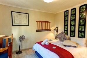 Comfort-Doppelzimmer | 1 Schlafzimmer, hochwertige Bettwaren, kostenloses WLAN, Bettwäsche