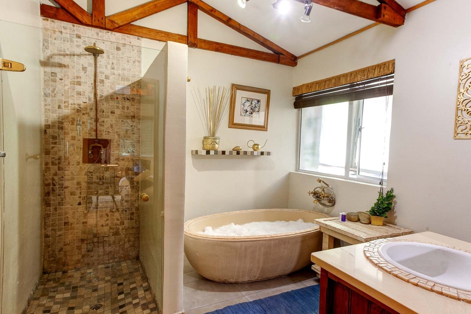 Chambre Lune de Miel | Salle de bain | Douche, serviettes fournies
