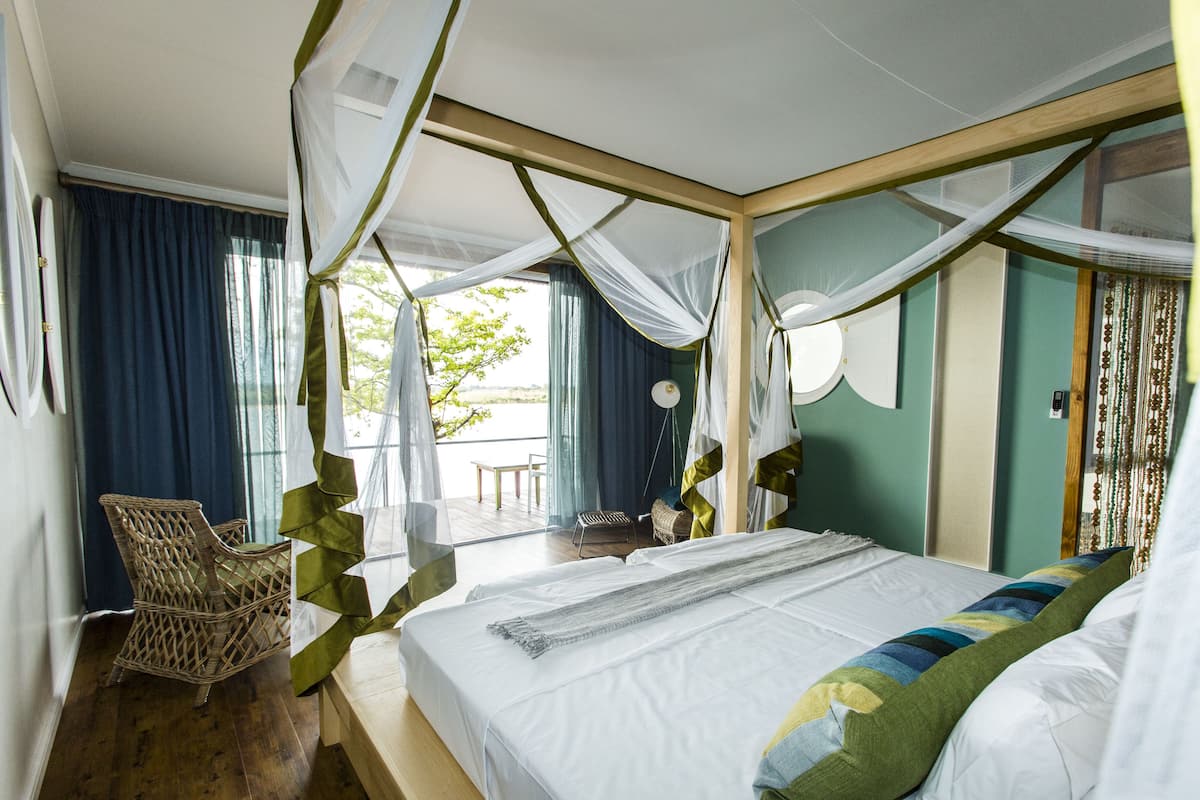Ropa de cama de alta calidad y minibar