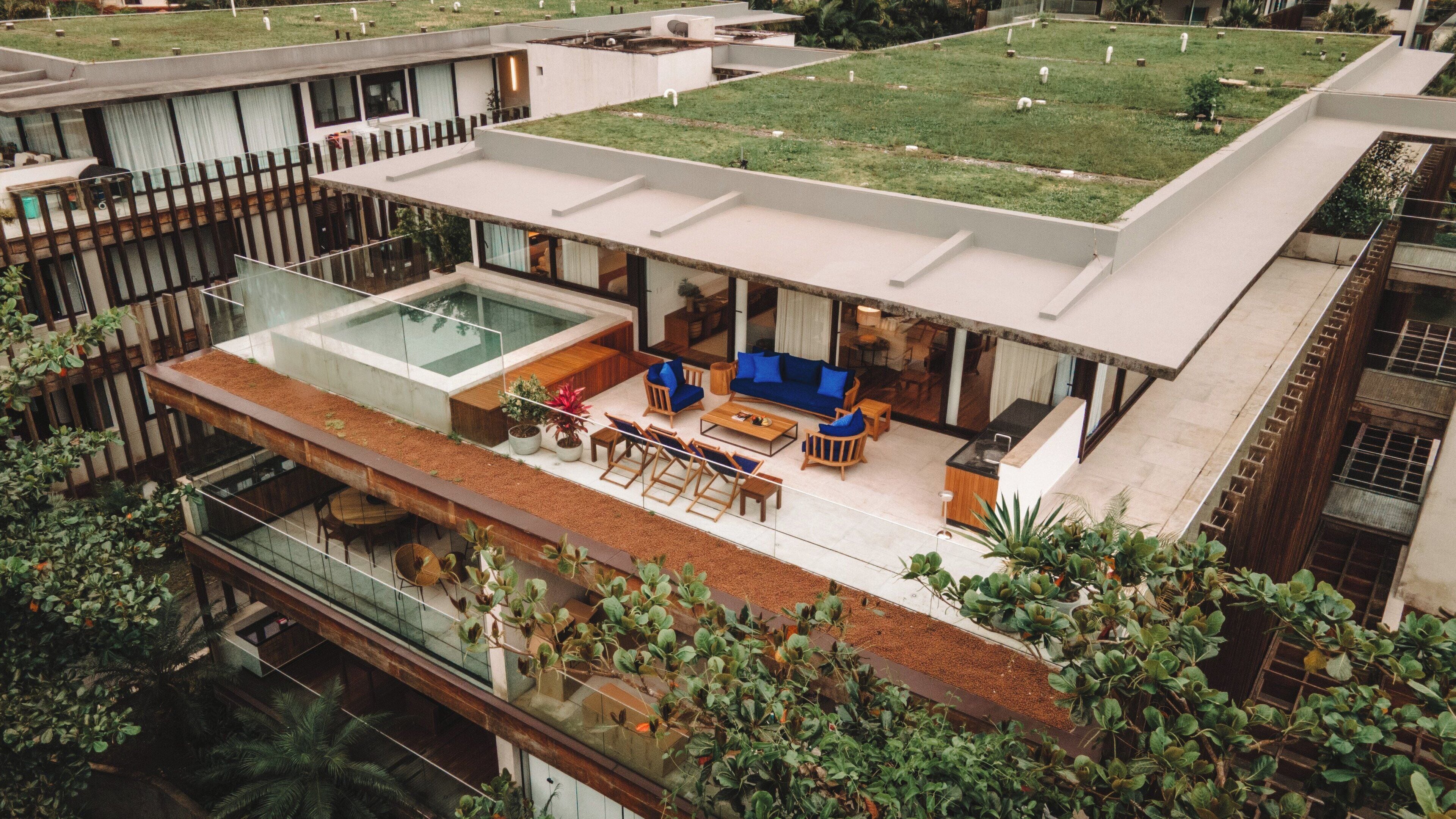 In-room safe, free WiFi, bed sheets