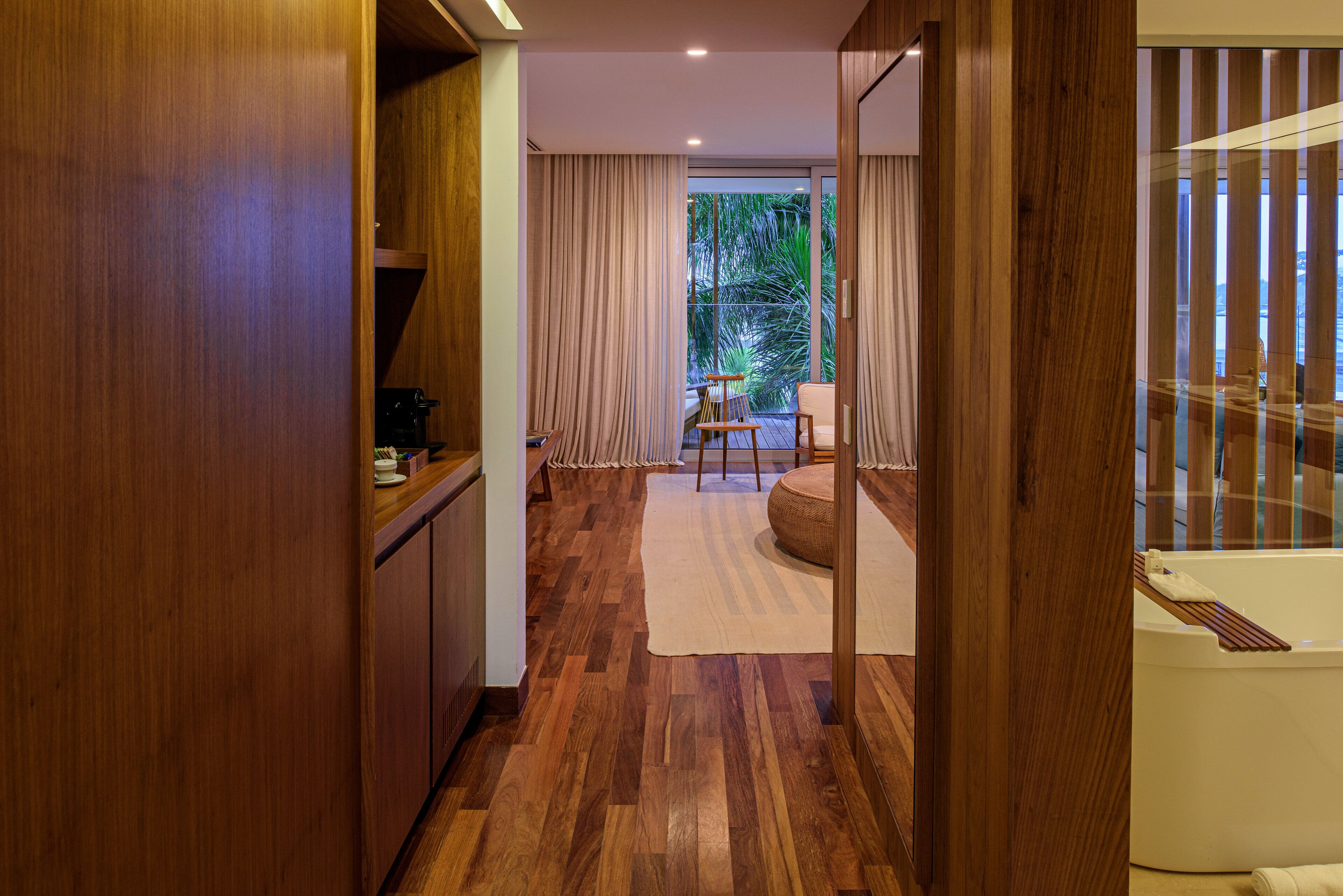 in-room safe, free wifi, bed sheets