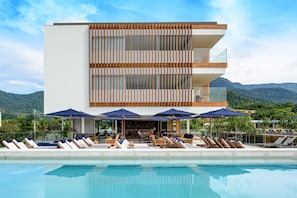 2 outdoor pools, sun loungers - Hotel Fasano Angra dos Reis (Angra dos Reis)