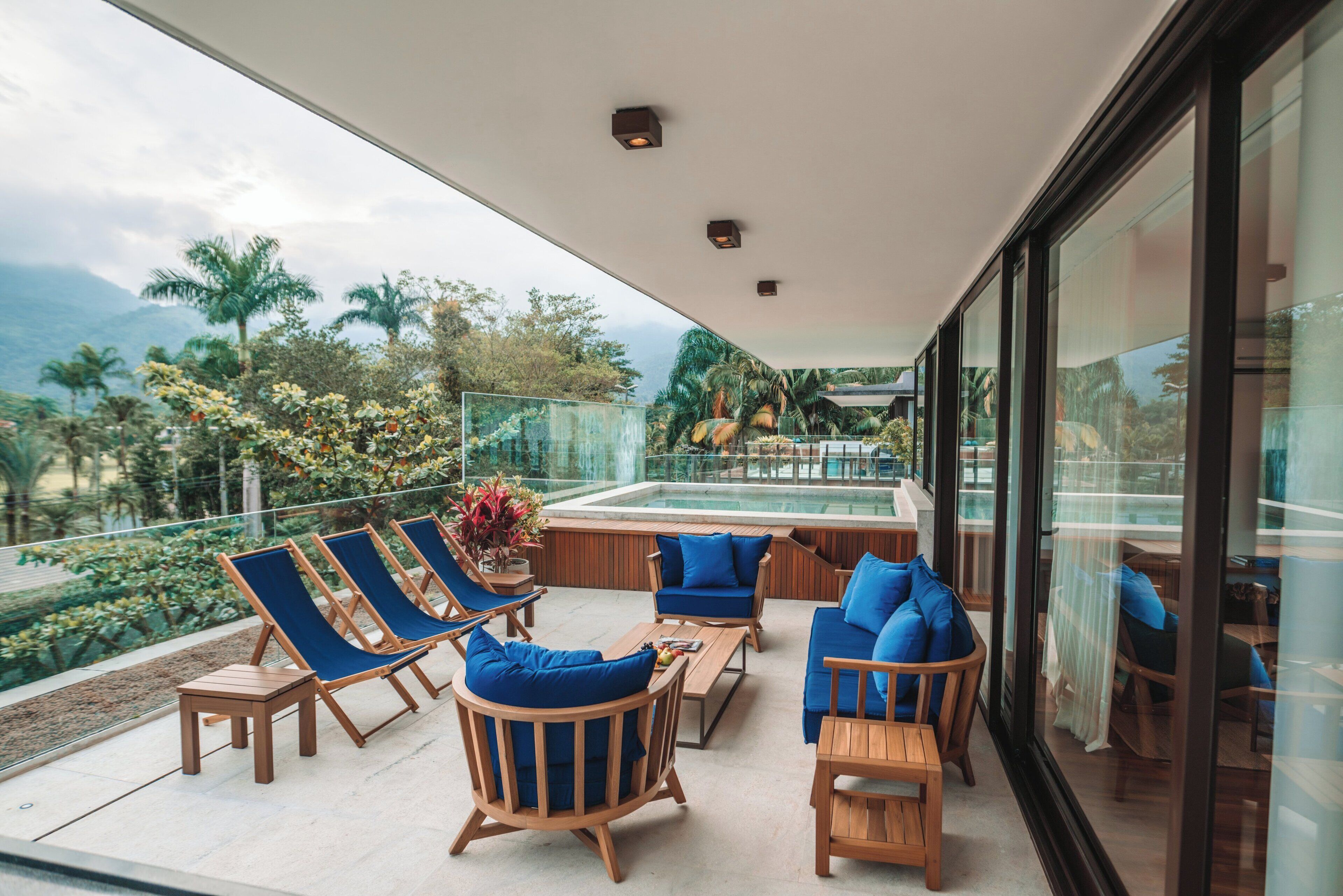 in-room safe, free wifi, bed sheets