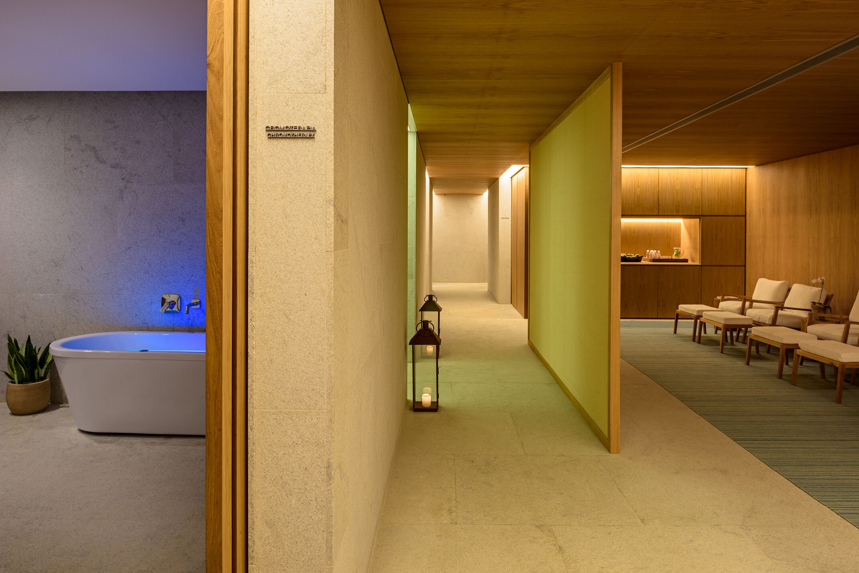 Couples treatment rooms, body treatments, hot stone massages