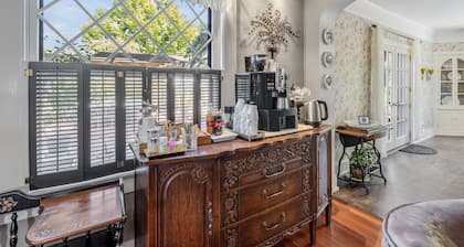 Oak Hill Bed & Breakfast