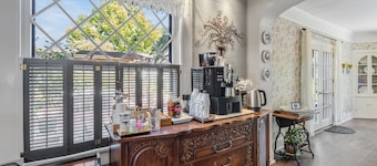 Oak Hill Bed & Breakfast