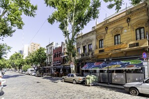 Exterior - Granados Hostel (Buenos Aires)