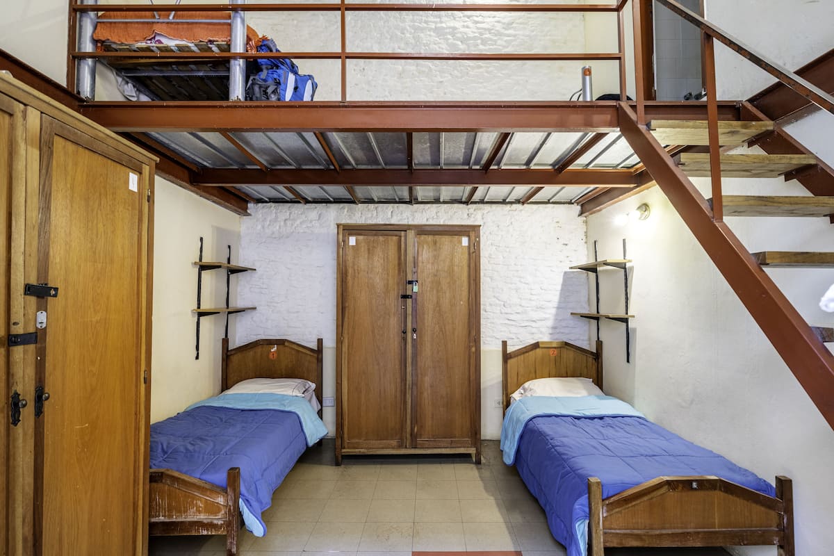 Dormitorio compartido, dormitorio mixto, baño privado (4 people) | Vistas desde la habitación
