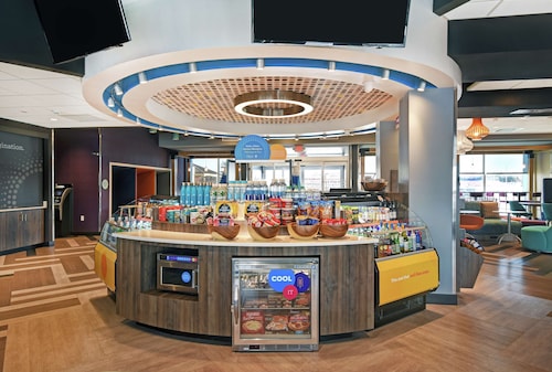 Tru by Hilton Portland Airport Area