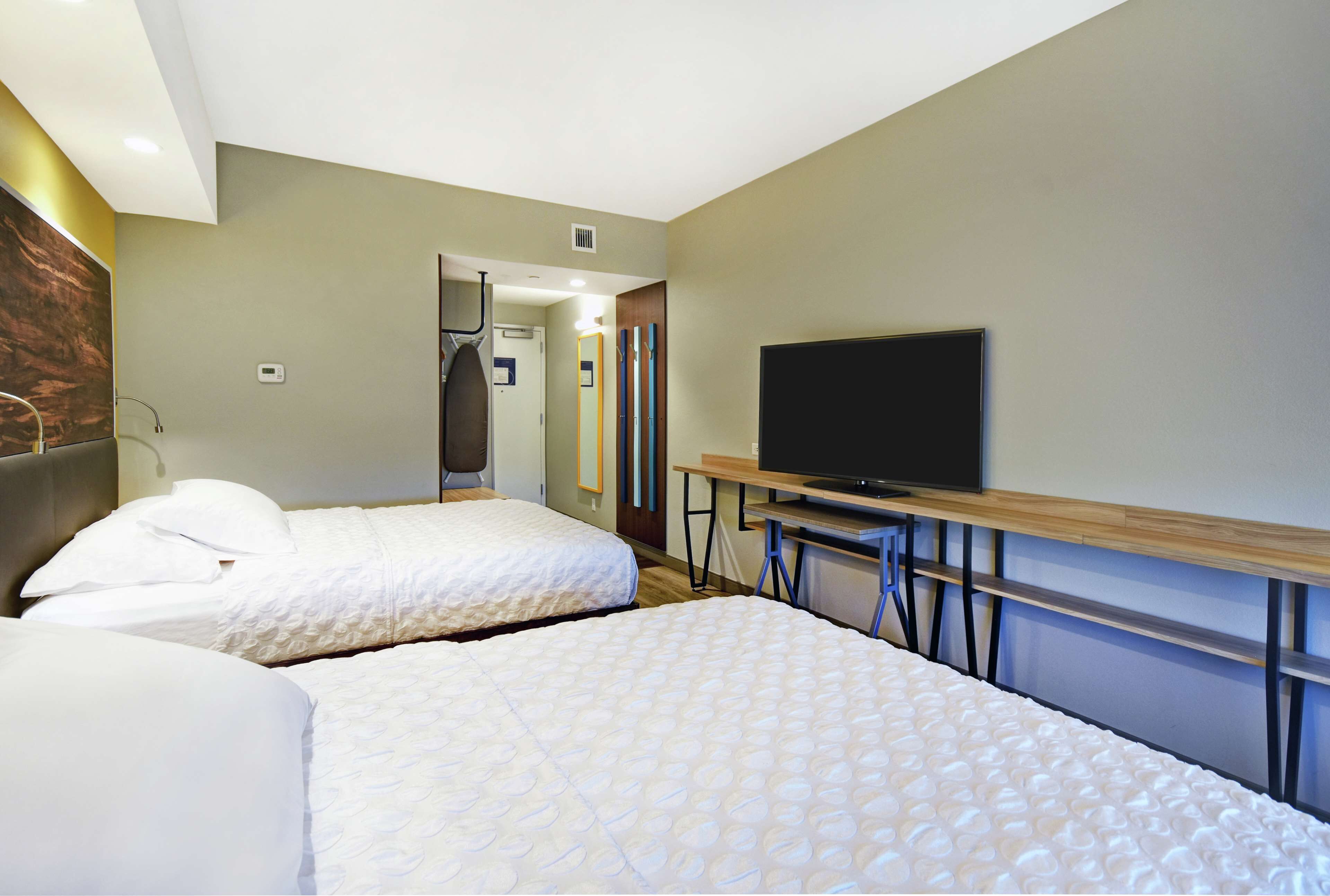 in-room safe, soundproofing, free wifi, bed sheets