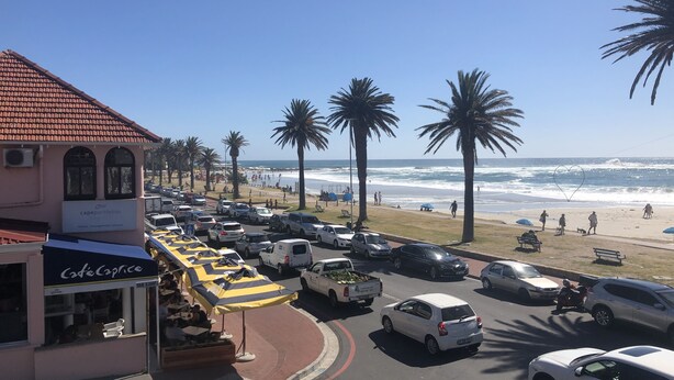Unclassified image, 1 of 27, button - Sea Point Inn (Cape Town)
