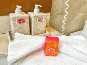 Ropa de cama hipoalergénica, edredón y escritorio 