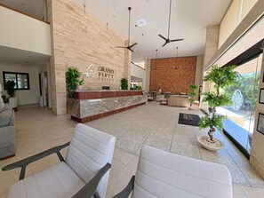 Reception - Hotel Grand Fifty Suites (Playa del Carmen)