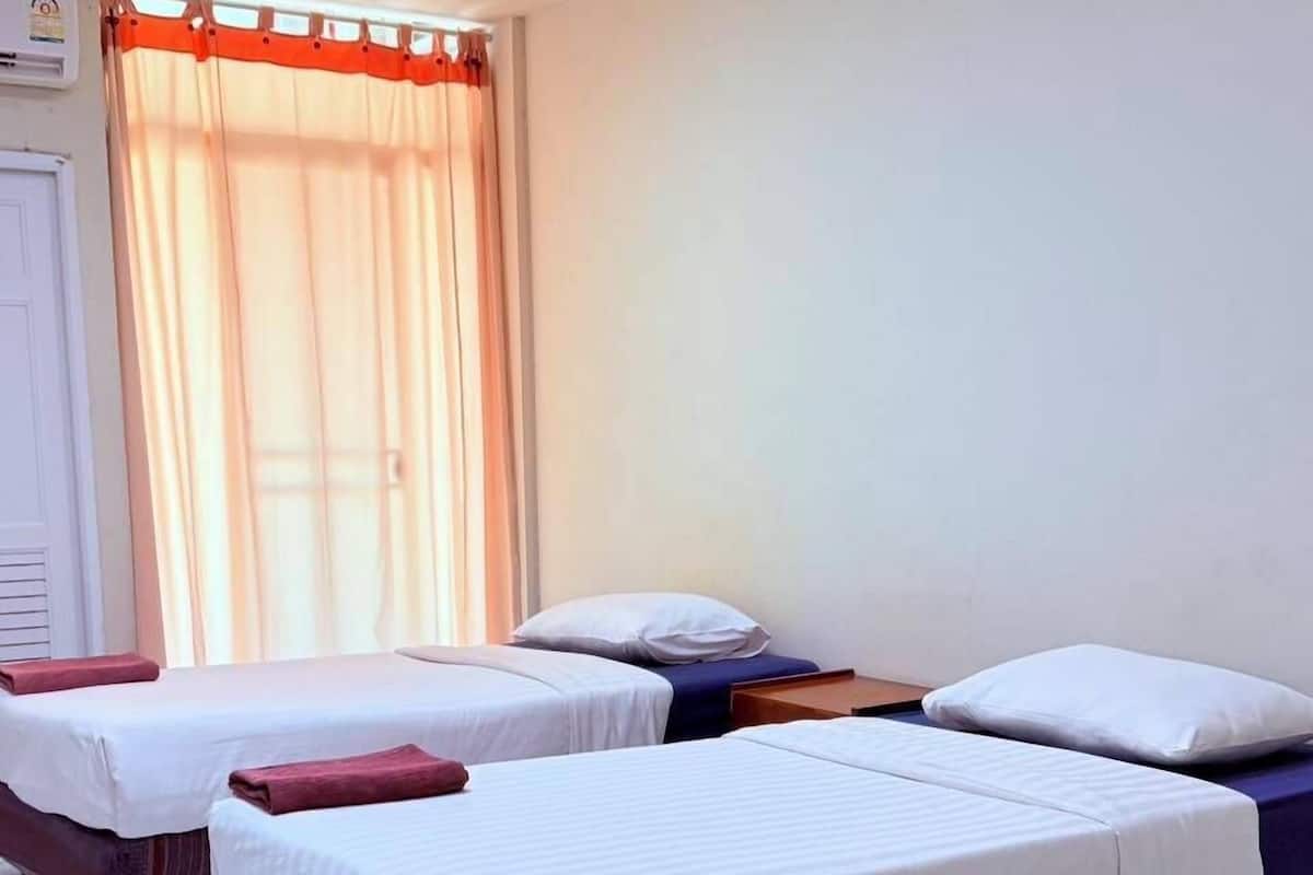 Standard Twin Room | Individually decorated, blackout drapes, free WiFi