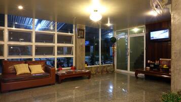 Área de estar no saguão