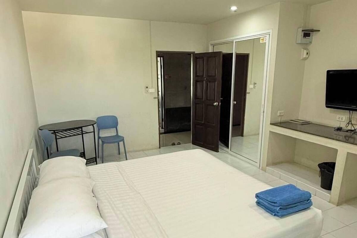 Standard Room | Dihias secara berasingan, langsir/tirai gelap terus, Wi-fi percuma