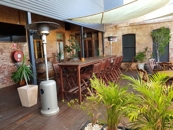Terrace/patio - Commercial Hotel (Charters Towers)