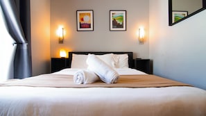 Chambre Économique, 1 grand lit, salle de bains commune, vue montagne | Ameublement personnalisé, fer et planche à repasser, Wi-Fi gratuit