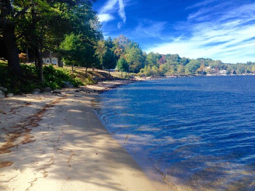Renovated Bungalo Village Cottage on Crystal-Clear Newfound Lake