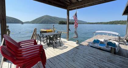 Quiet Deep Water Retreat • Best Lake Views • Sleeps 13 • Family Friendly