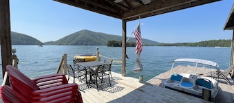 Quiet Deep Water Retreat • Best Lake Views • Sleeps 13 • Family Friendly