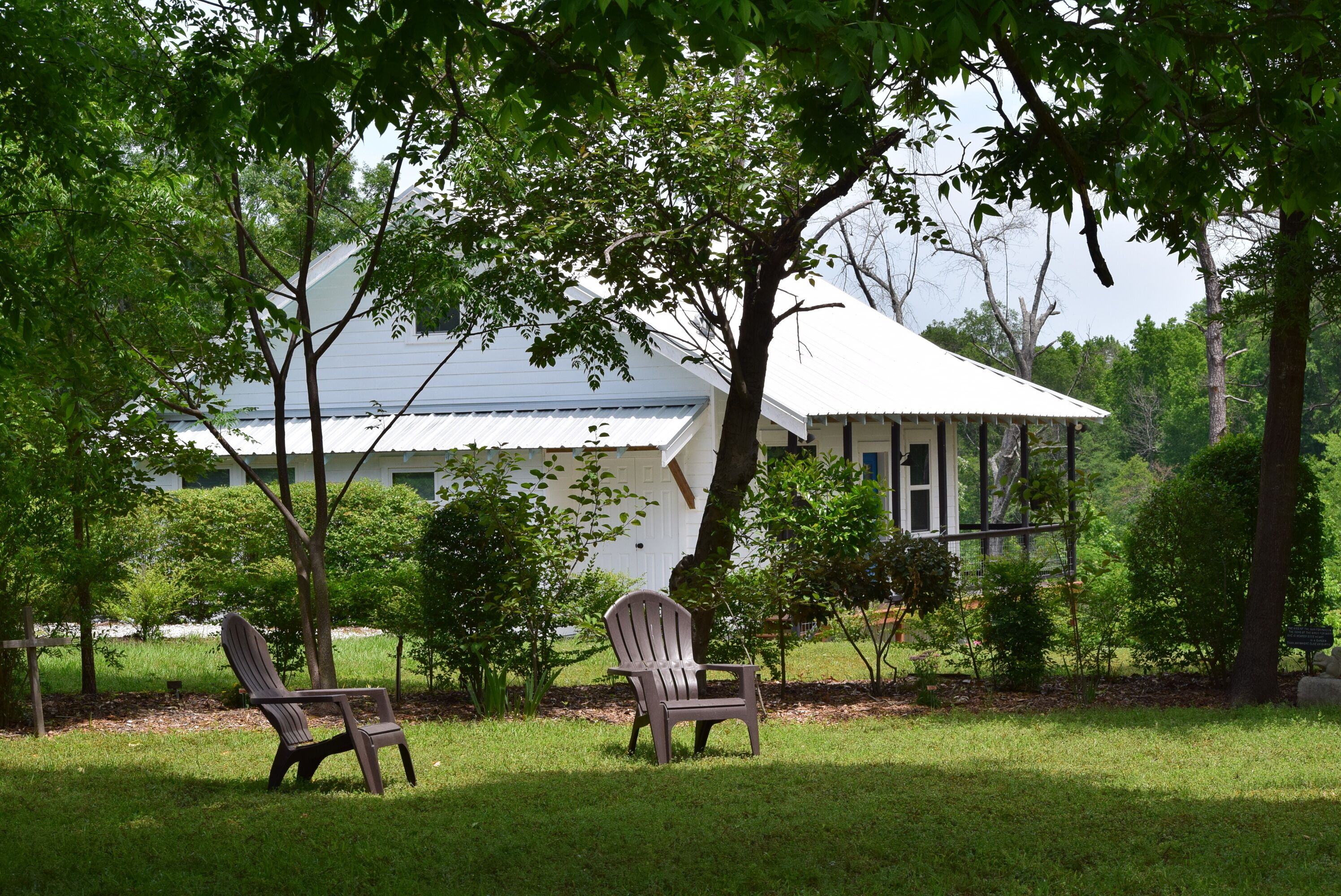 Huguenot Lakefront Storybook Cottage