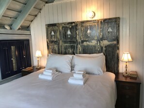 3 bedrooms, in-room safe, desk, iron/ironing board - Provincetown:  Water view, 3 BR House, Parking, Free Wifi, outdoor shower. (Provincetown)