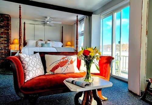 Captain Sawyer's Bed & Breakfast