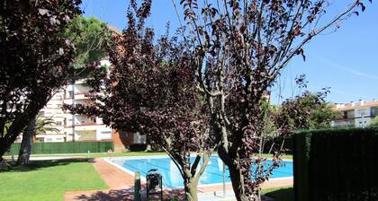 Sunny house ideally located and large private community pool HUTG024304