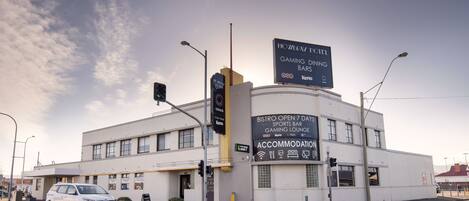 Fachada de la propiedad