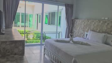Superior Double Room with Balcony | Desk, blackout curtains, free WiFi