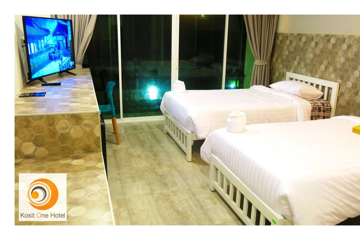 Superior Twin Room with Balcony | Desk, blackout curtains, free WiFi