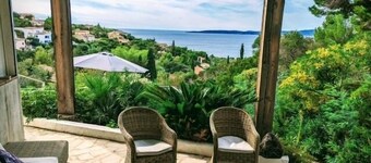 Beautiful villa overlooking the bay of St Tropez - 4 bedrooms and 1 studio 