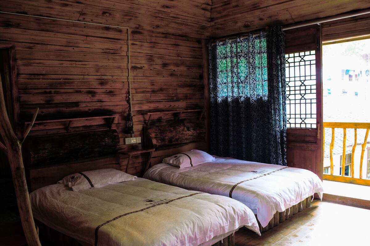 Ropa de cama de alta calidad y escritorio