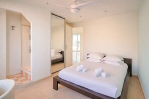 3 bedrooms, iron/ironing board, free WiFi