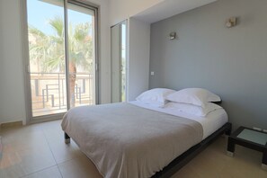 3 Schlafzimmer, BĂŒgeleisen/BĂŒgelbrett, kostenloses WLAN, BettwĂ€sche