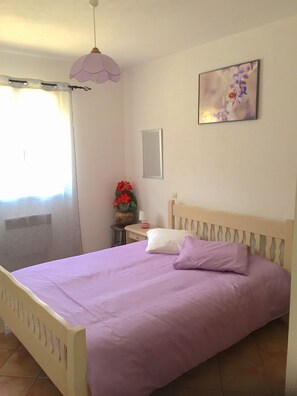 3 chambres, fer et planche Ă repasser, Wi-Fi, draps fournis