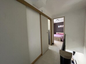 2 bedrooms, iron/ironing board, free WiFi - 2-bedroom house - Close to the spa - At the foot of the Château. (Gréoux-Les-Bains)