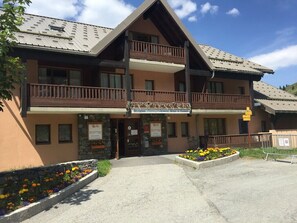 Esterni
