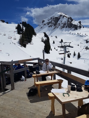 Outdoor dining - FALAISE DOUCHKA T2 area + top floor cellar facing south exceptional view  (Morzine)