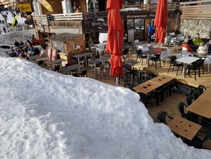 Outdoor dining - FALAISE DOUCHKA T2 area + top floor cellar facing south exceptional view  (Morzine)