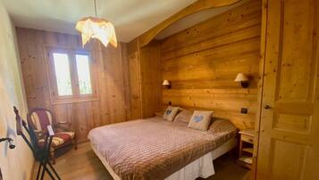 6 多间卧室、熨斗/熨衣板、免费 WiFi、床单