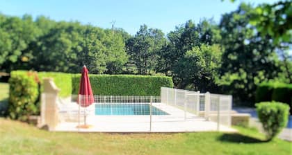 propriété de caractÚre totalement privative sur 14500m2