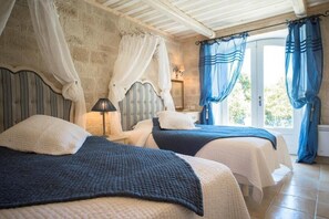 5 bedrooms, desk, soundproofing, iron/ironing board - Provencal villa in Bonnieux (Bonnieux)