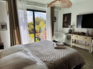 5 soveværelser, skrivebord, strygejern/strygebræt, weekendseng