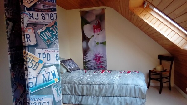 2 Schlafzimmer, Bügeleisen/Bügelbrett
